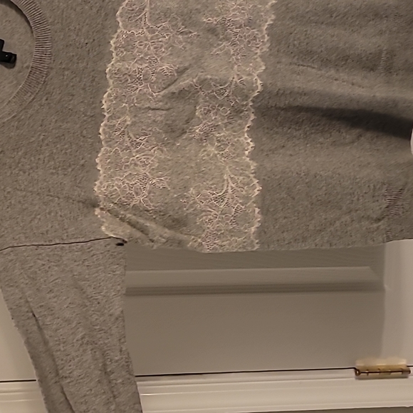 Barely worn JCrew Oversized Sweater with Lace applique - Picture 4 of 5